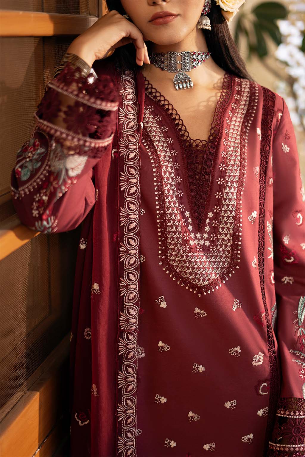 Nayirah Zarposh Jahanara – Embroidered Lawn Unstitched 3 Piece Festive Suit with Silk Dupatta & Cotton Trouser