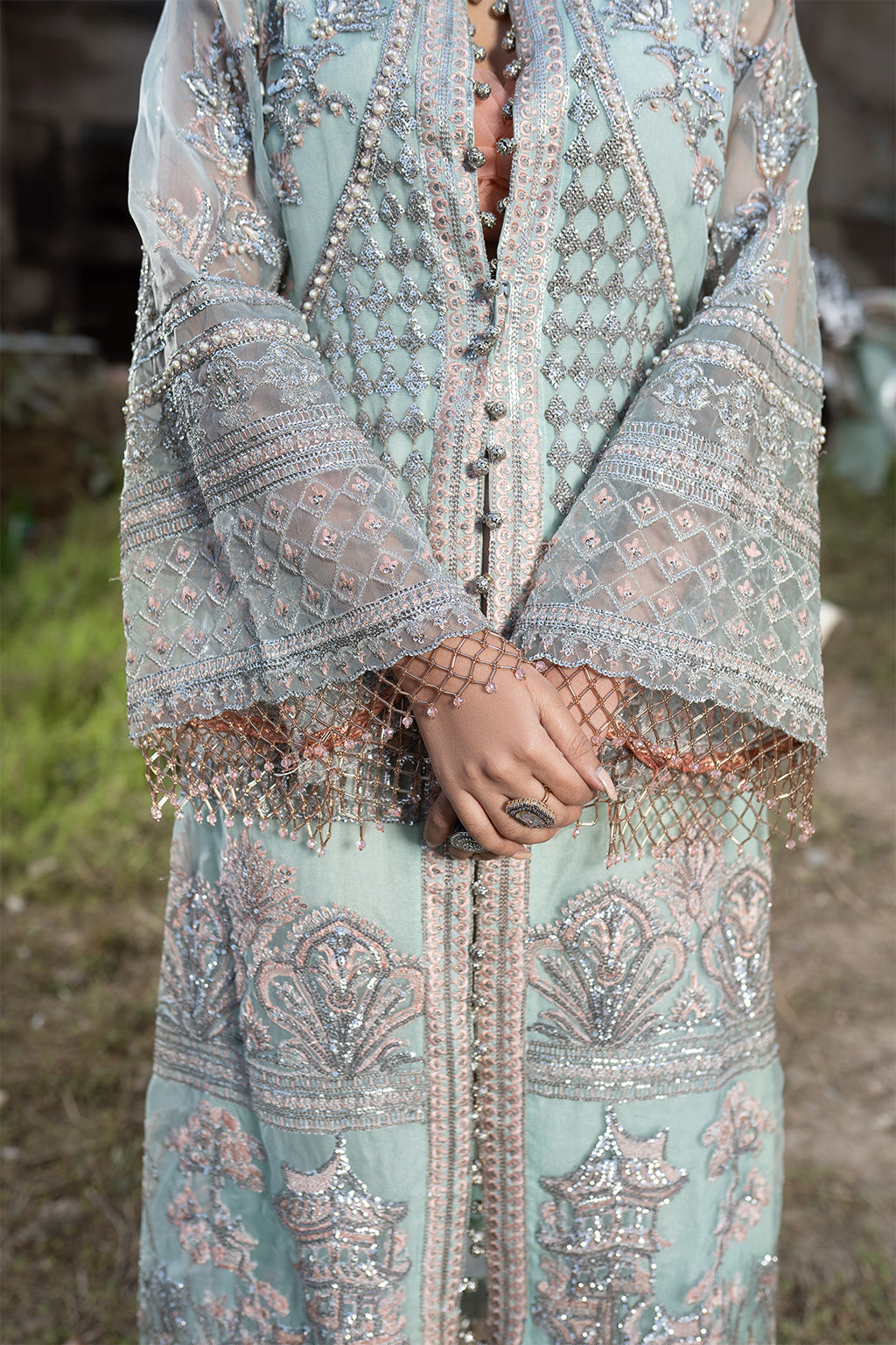 Roohi‑06 Zarposh Jahanara – Luxury Embroidered Unstitched 3 Piece Festive Net & Grip Suit with Shawl