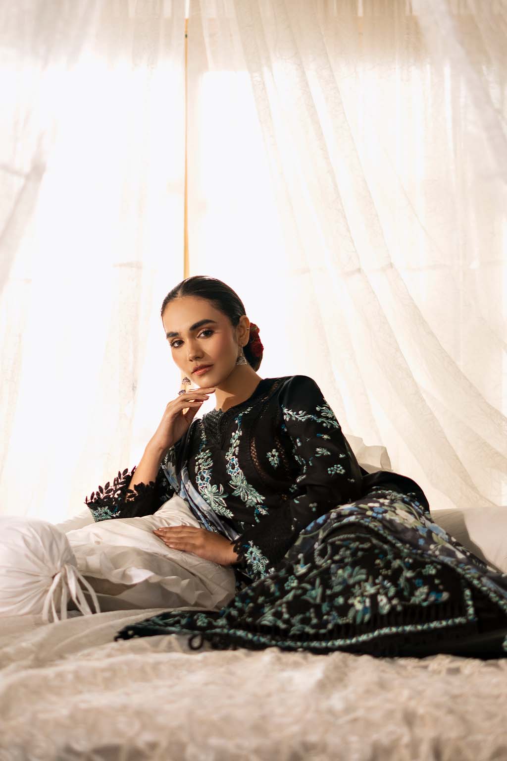 Mahzadi Zarposh Jahanara Embroidered Unstitched 3 Piece Festive Lawn Suit with Silk Dupatta