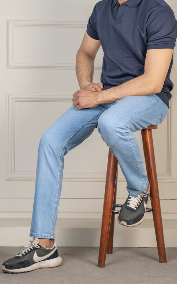 REGULAR TAPERED FIT JEAN LIGHT BLUE