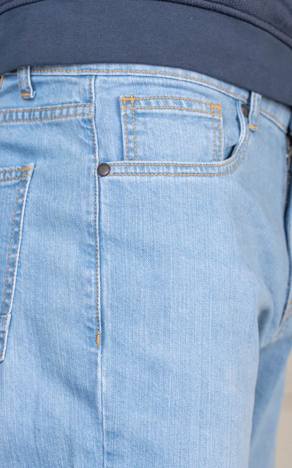 REGULAR TAPERED FIT JEAN LIGHT BLUE