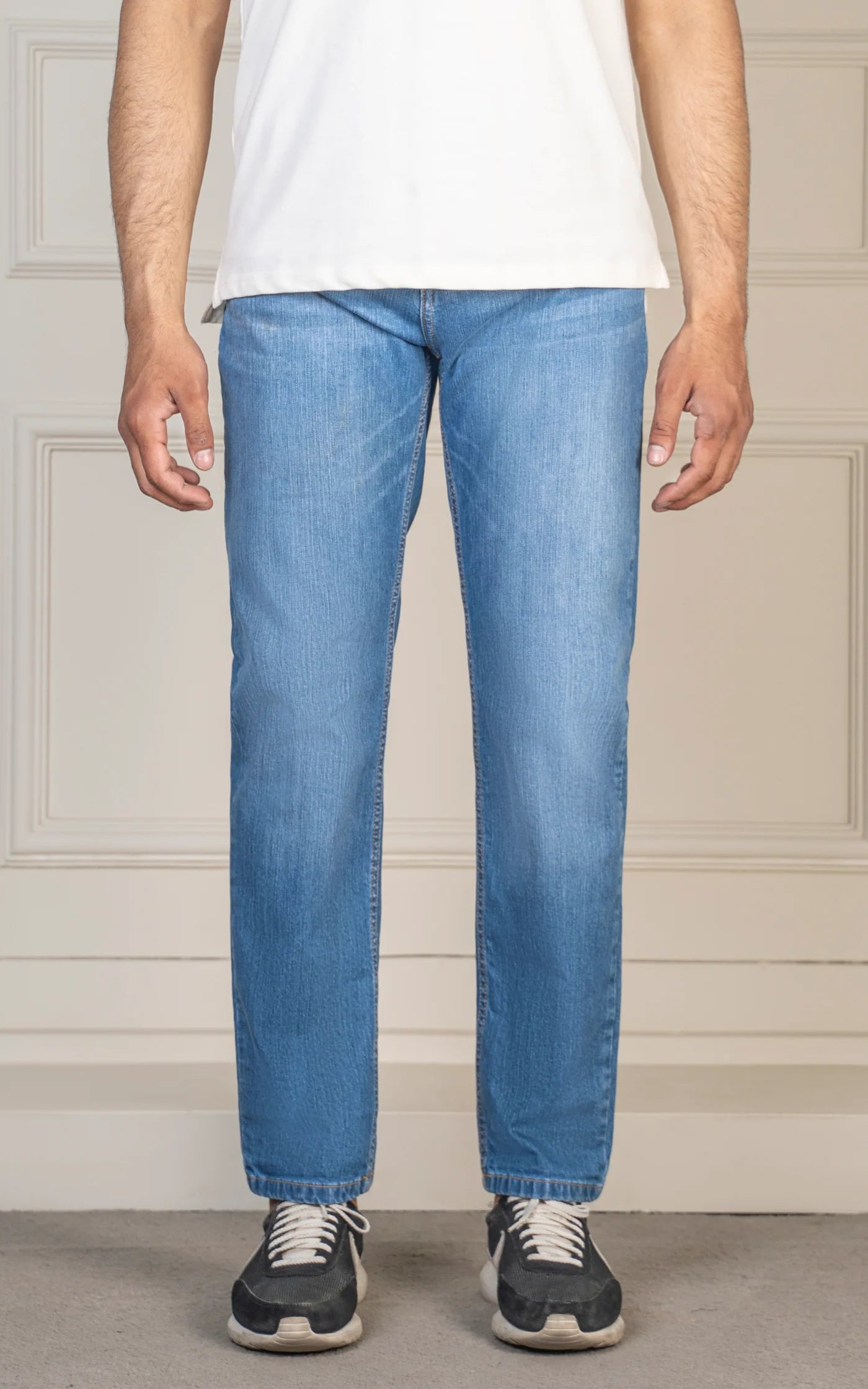REGULAR STRAIGHT FIT JEAN LIGHT BLUE