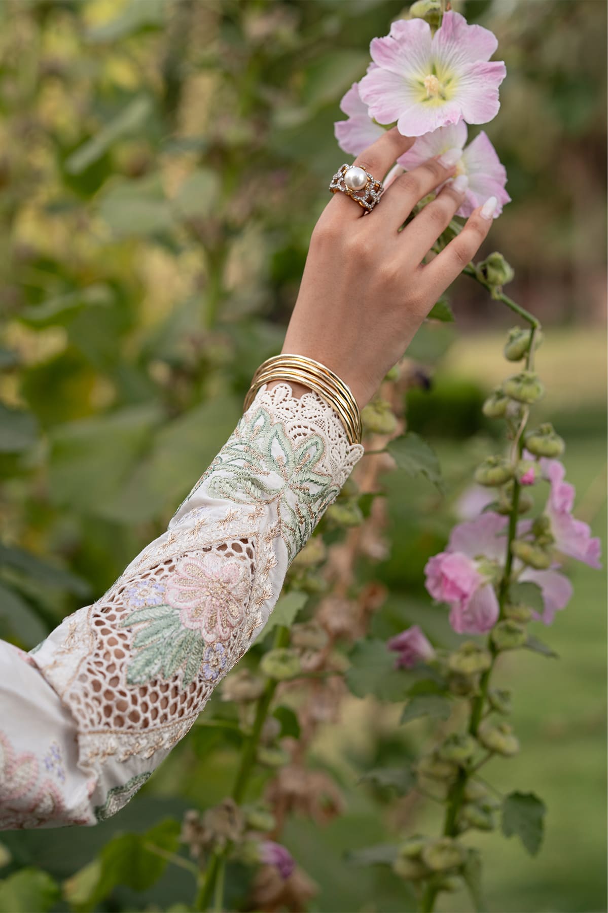 Elaris Zarposh Jahanara Embroidered Unstitched 3 Piece Festive Lawn Suit with Organza Dupatta